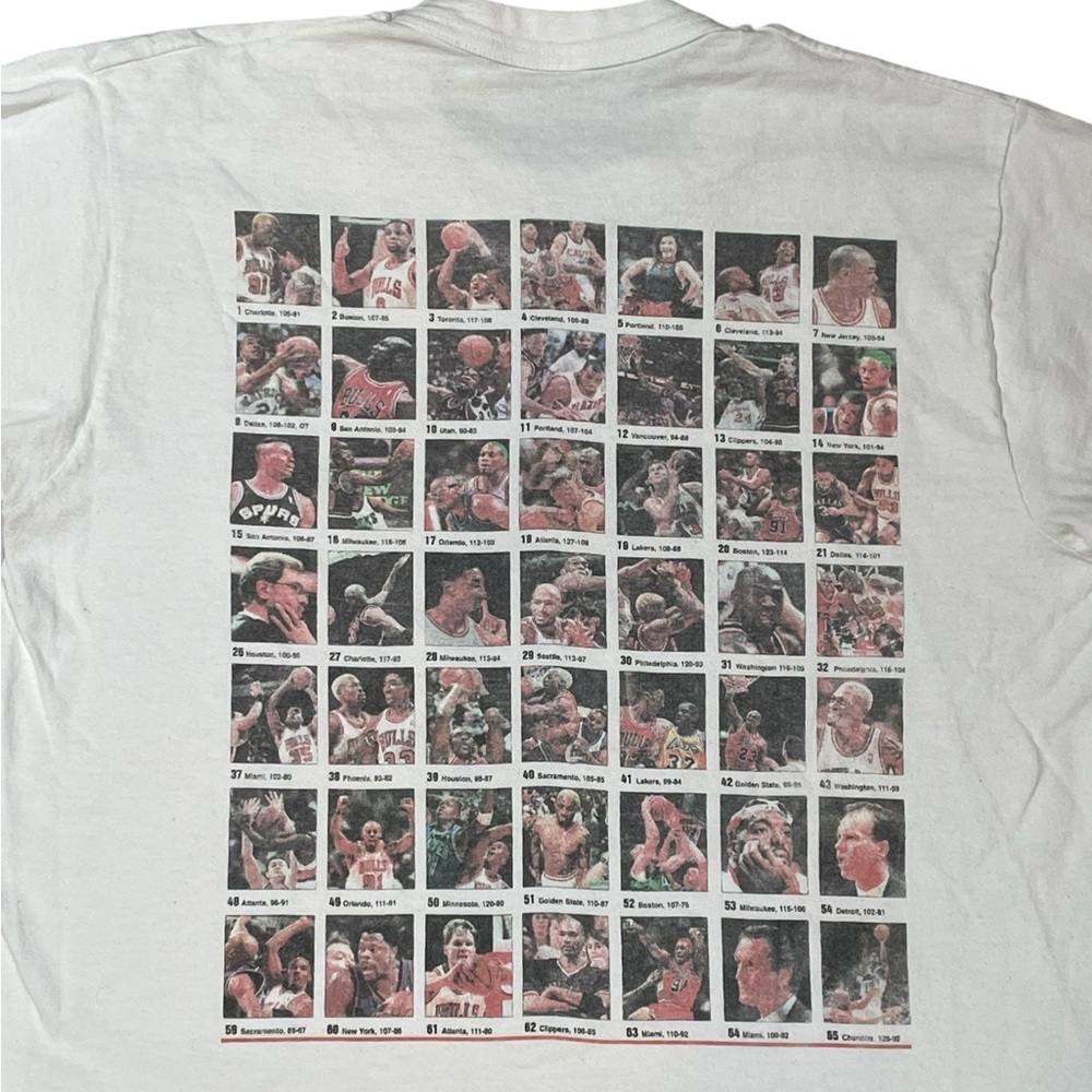 Chicago Bulls “Bulls Reach 70!” 1996 Newspaper Tee Vintage Fruit of The Loom - Picture 4 of 5